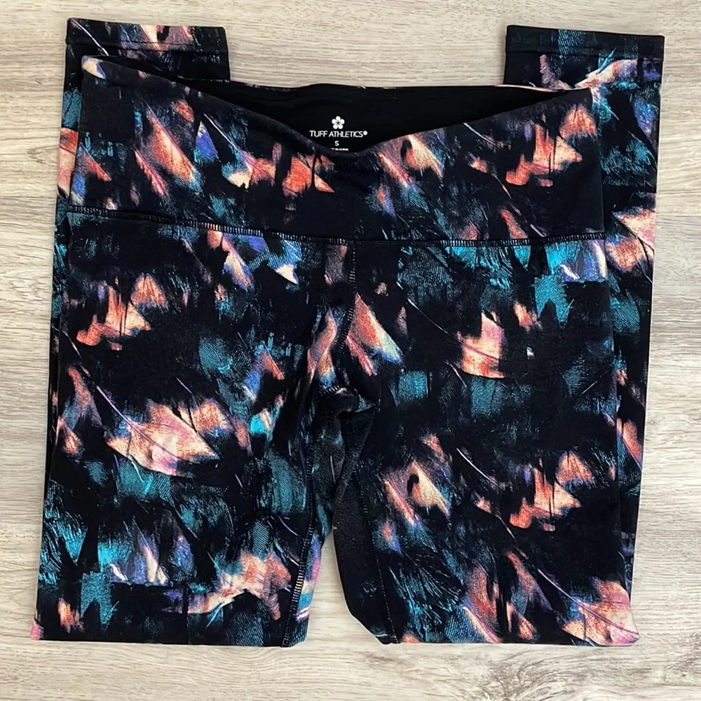 Tuff Athletics Black with Colorful Leaf Print Stretchy Cropped Leggings Size S